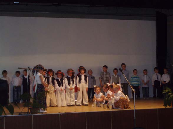 Fotogaléria 2008.05.04. - Kolíňany - Deň matiek (12) 2008.05.04. - Kolíňany - Deň matiek