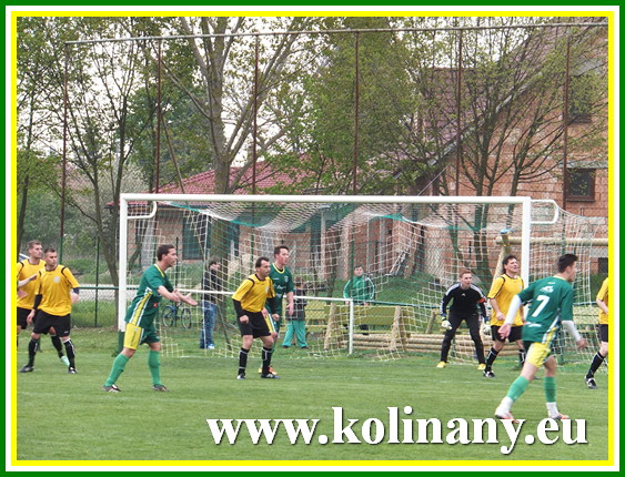 Fotogaléria 2014.04.13 - Veľký Cetín - Majstrovský futbalový zápas so súperom obce V. Cetín (6) 2014.04.13 - Veľký Cetín - Majstrovský futbalový zápas so súperom obce V. Cetín